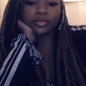 Meet your Posher, Ayanna